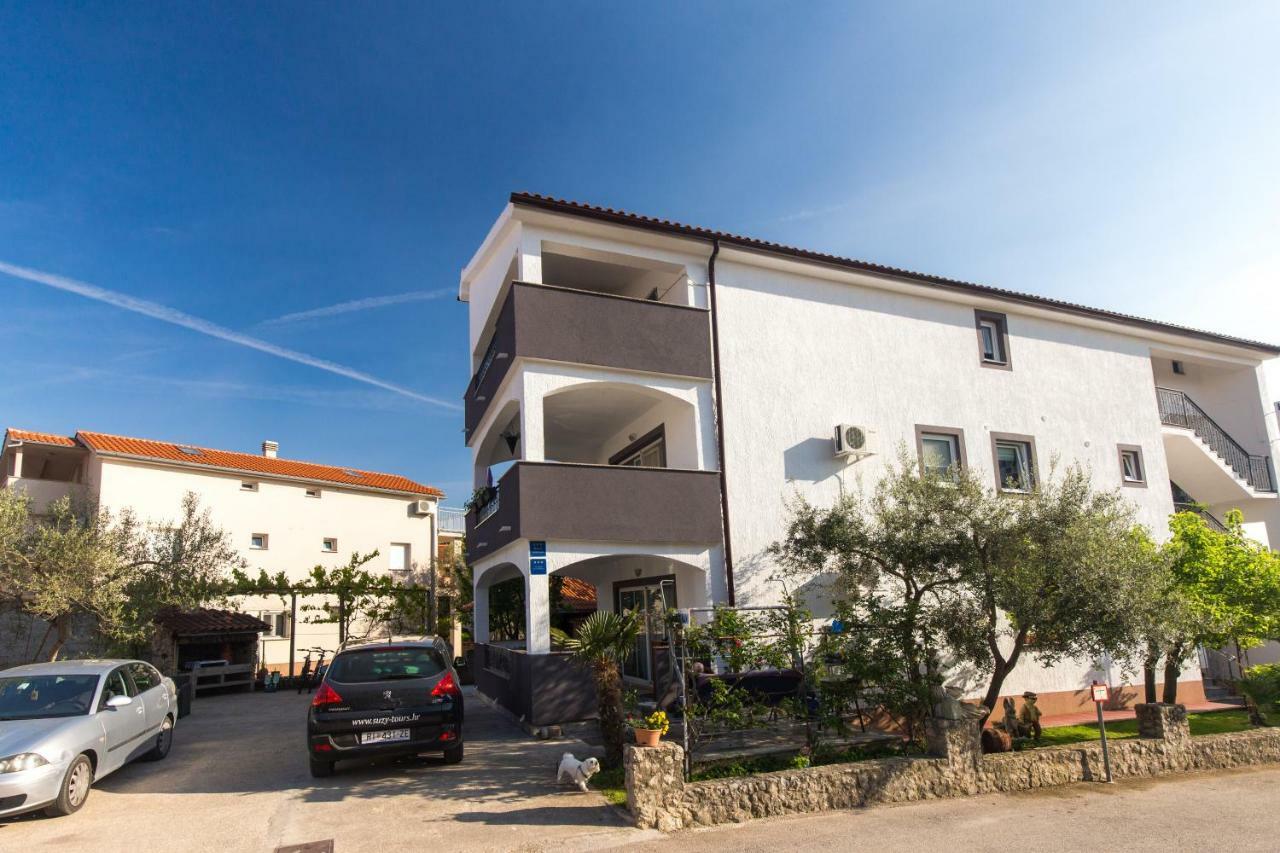 Apartments Hajl Krk Town Exterior foto